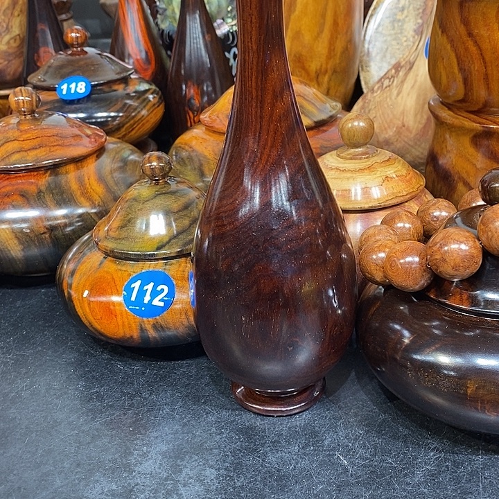 红***绿酸枝花瓶一个漂亮