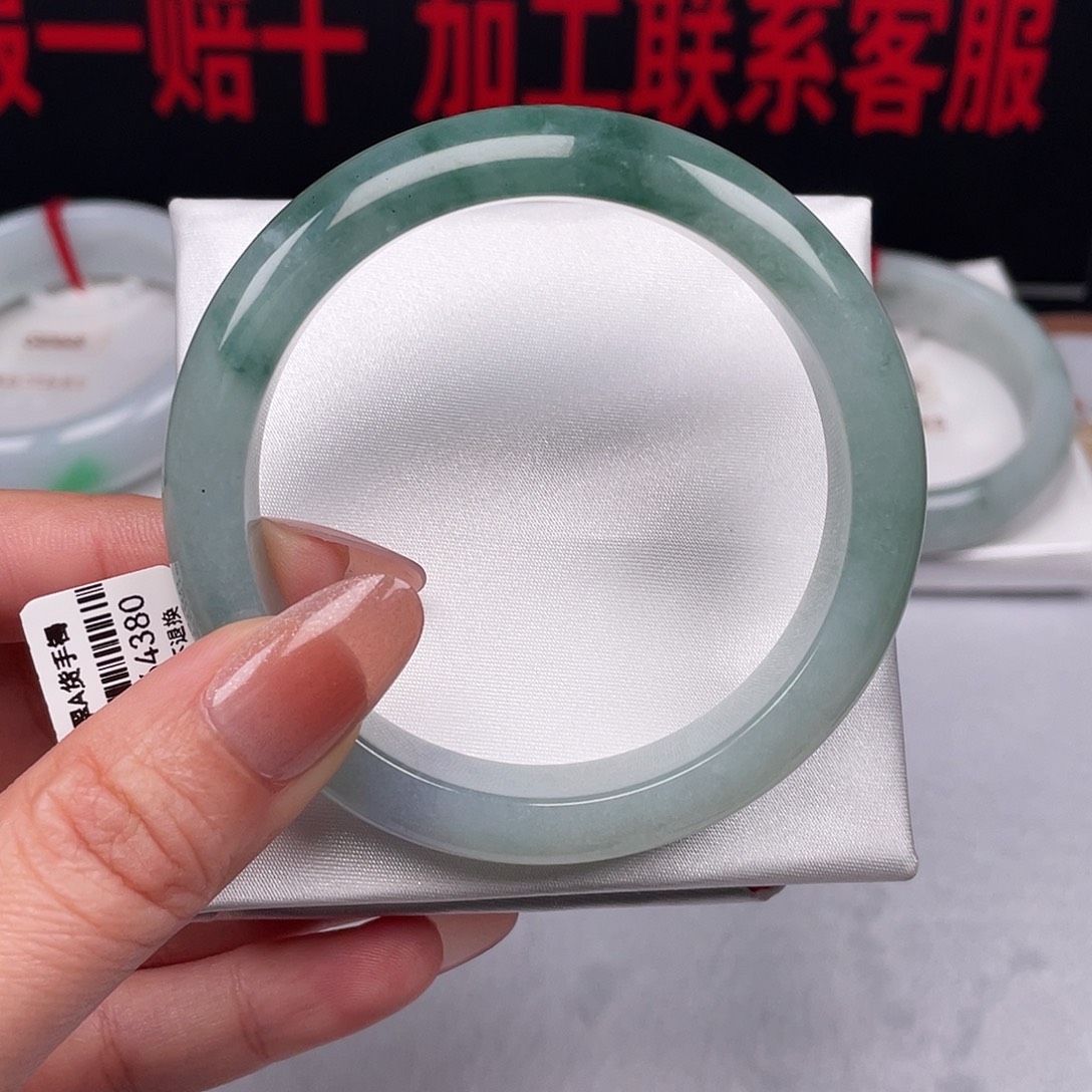 翡翠未镶嵌手镯070