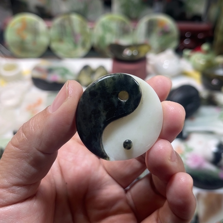 J***度独山玉未镶嵌颈饰