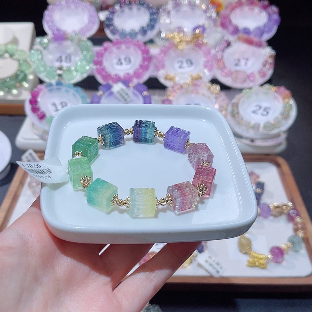 水晶手串未镶嵌回纹方糖萤石