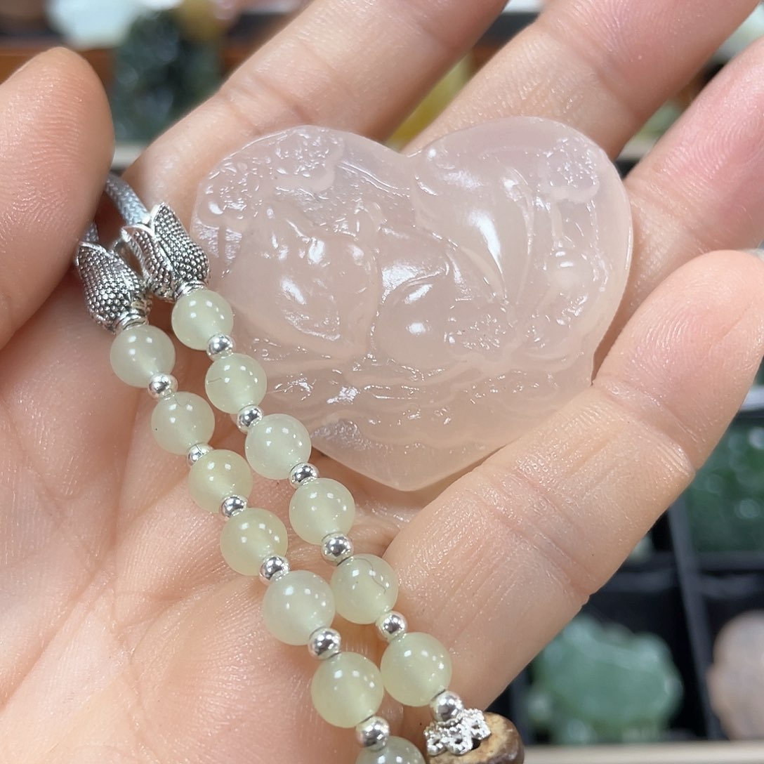 石英质玉颈饰合金