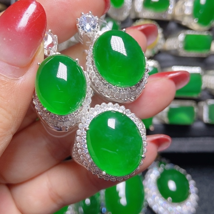 颈饰未镶嵌翡翠翡翠