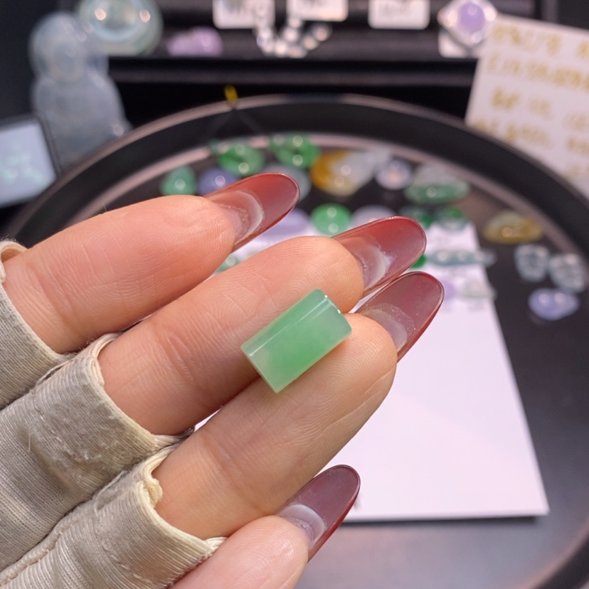 【闪购商品】翡翠挂件未镶嵌珠子