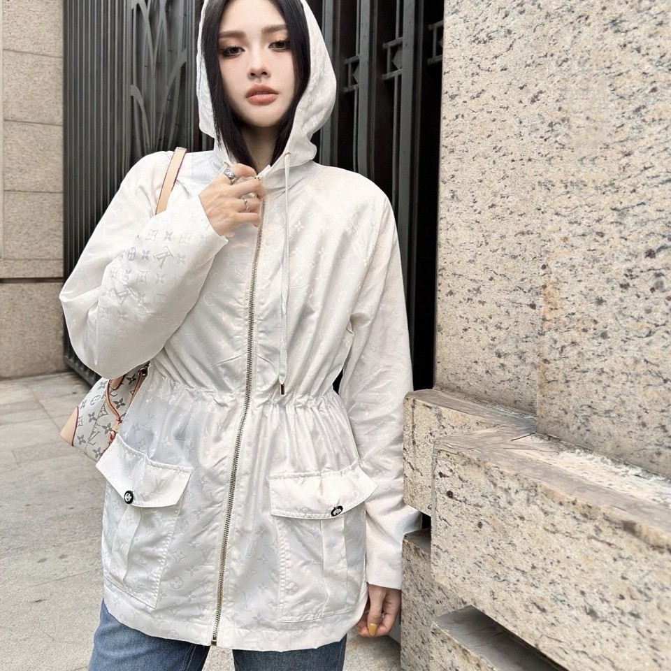 未使用 LouisVuitton/路易威登 001569 25款老花满印冲锋衣 34码