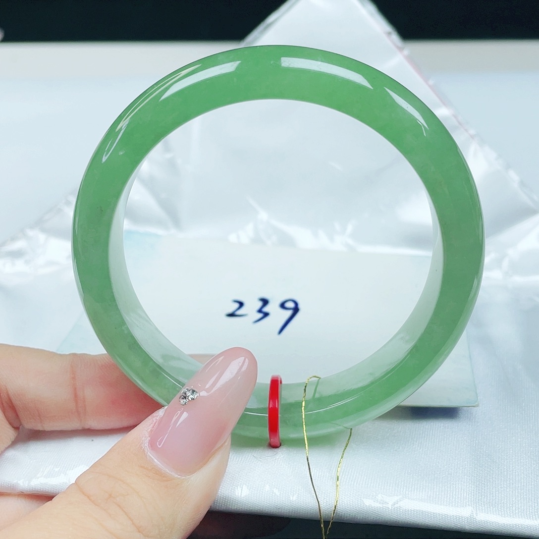 翡翠未镶嵌手镯 正圈56+