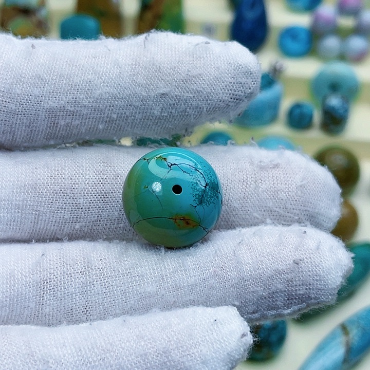 绿松石颈饰未镶嵌