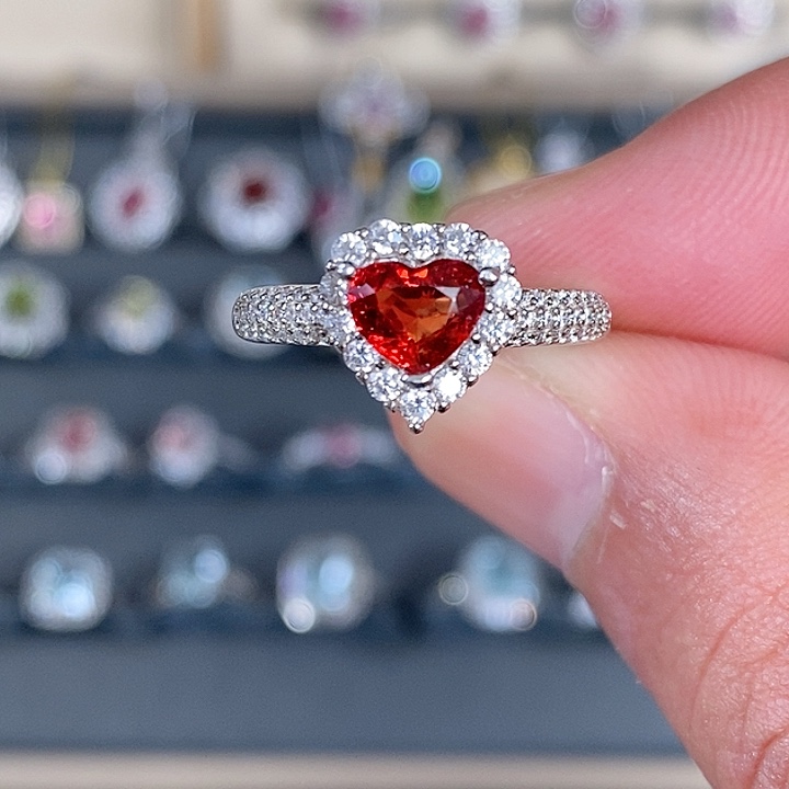 彩色蓝宝石戒指银S925镶嵌雪**想