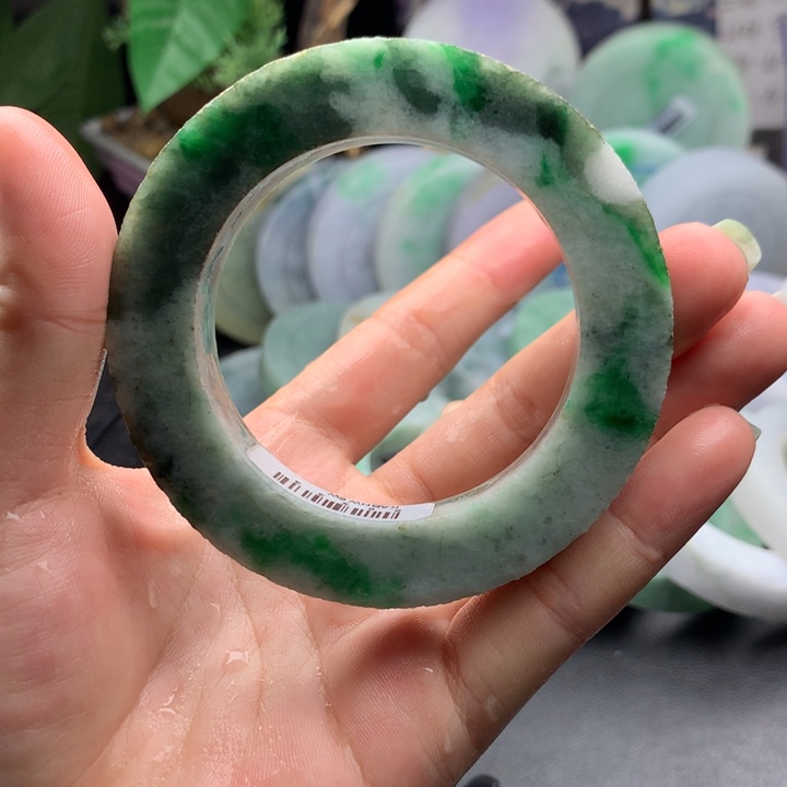 未镶嵌手镯定制翡翠
