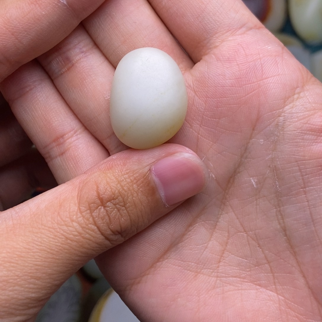 未镶嵌吊坠定制和田玉手****2