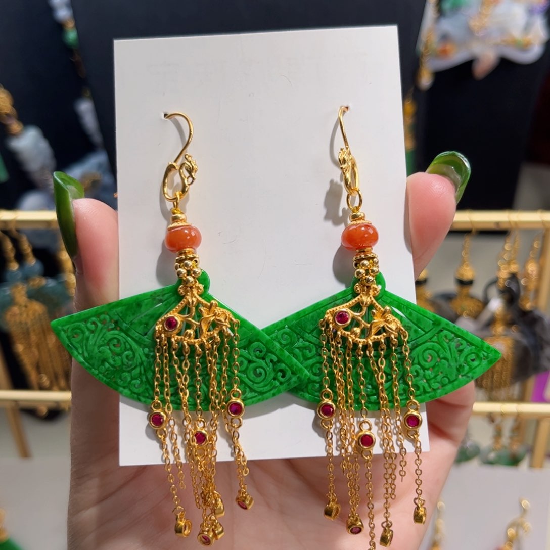 【闪购商品】翡翠耳饰未镶嵌16阳绿