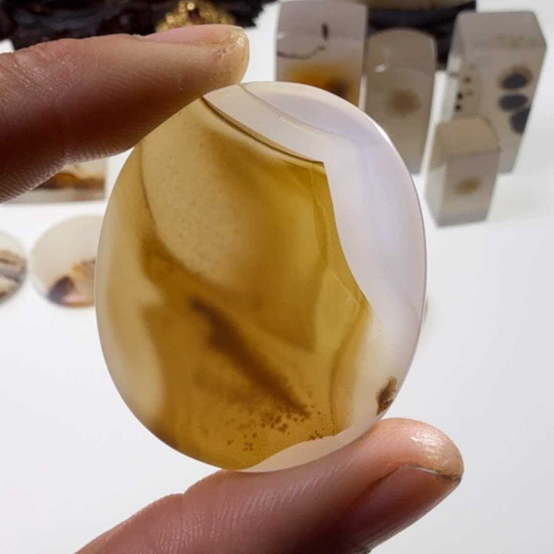 玛瑙/玉髓未镶嵌珠宝半成品