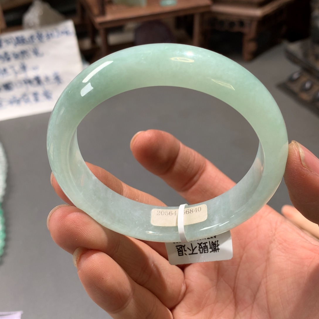 翡翠手镯未镶嵌57.8圈口