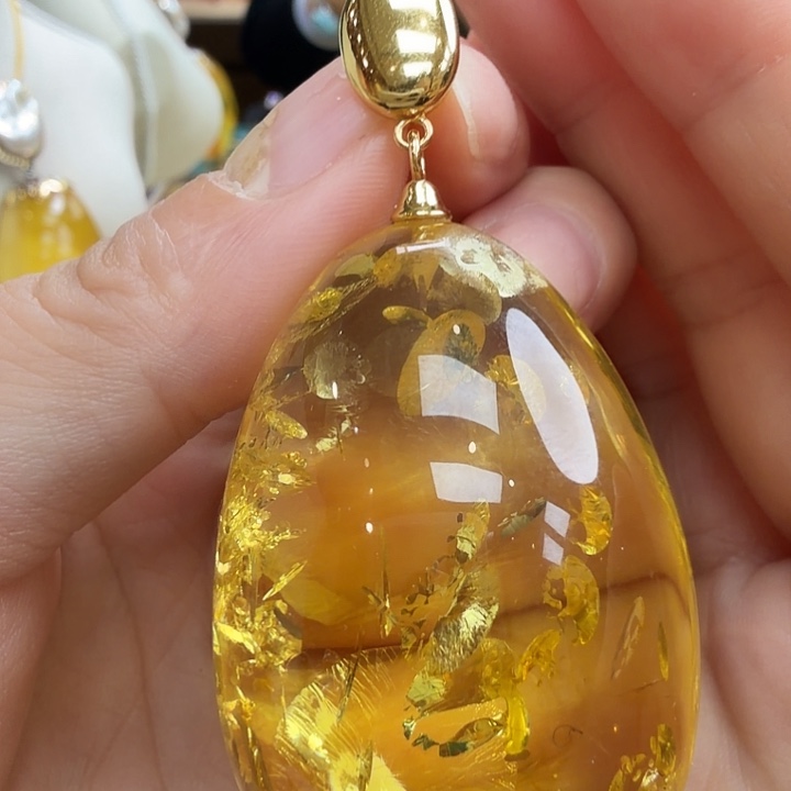 琥珀未镶嵌珠宝奇石