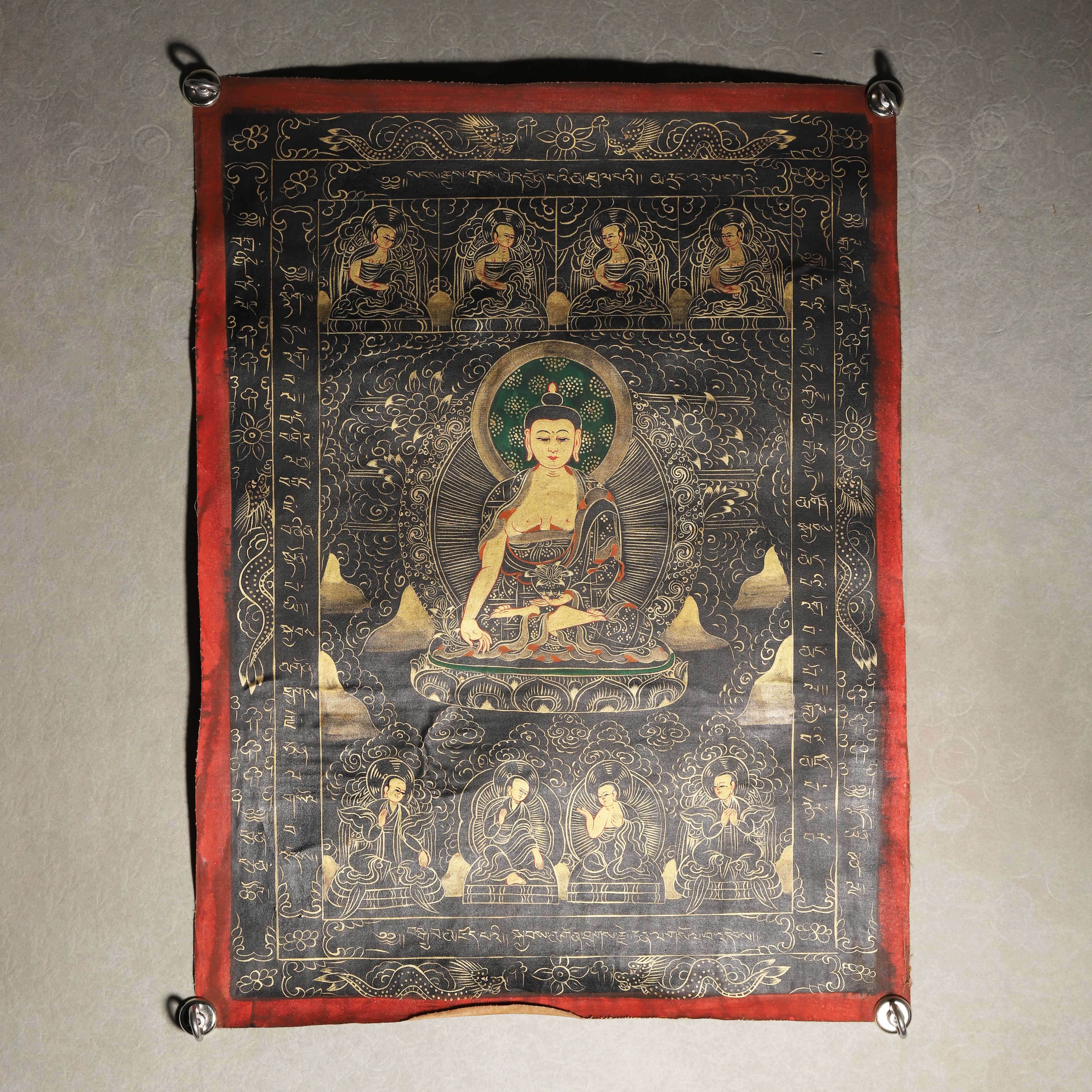 Lot03清代 矿物彩绘释迦牟尼唐卡