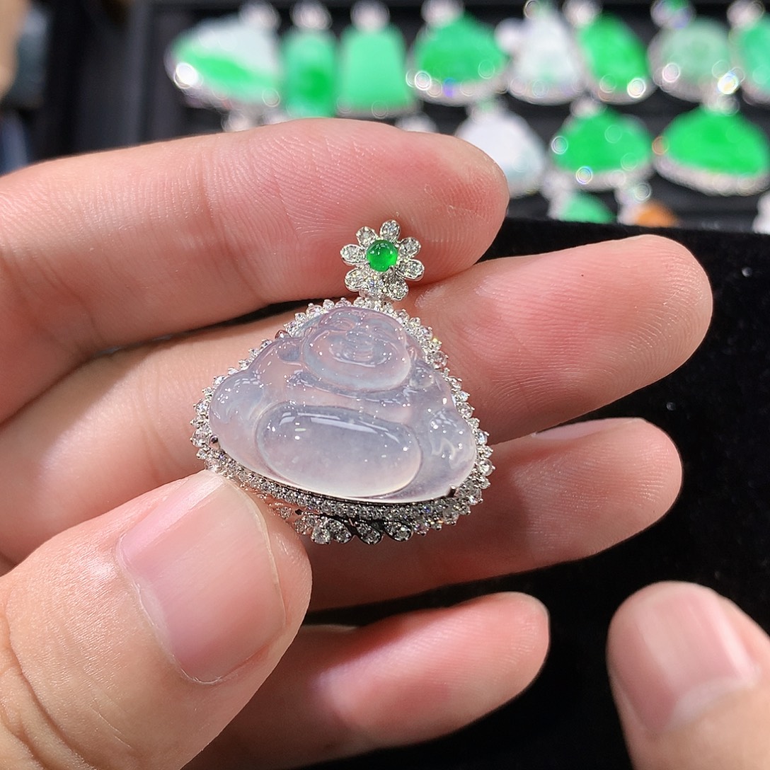 翡翠18K金镶嵌颈饰