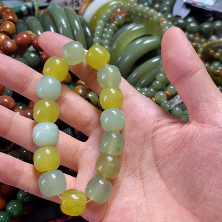 未镶嵌蛇纹石玉手链