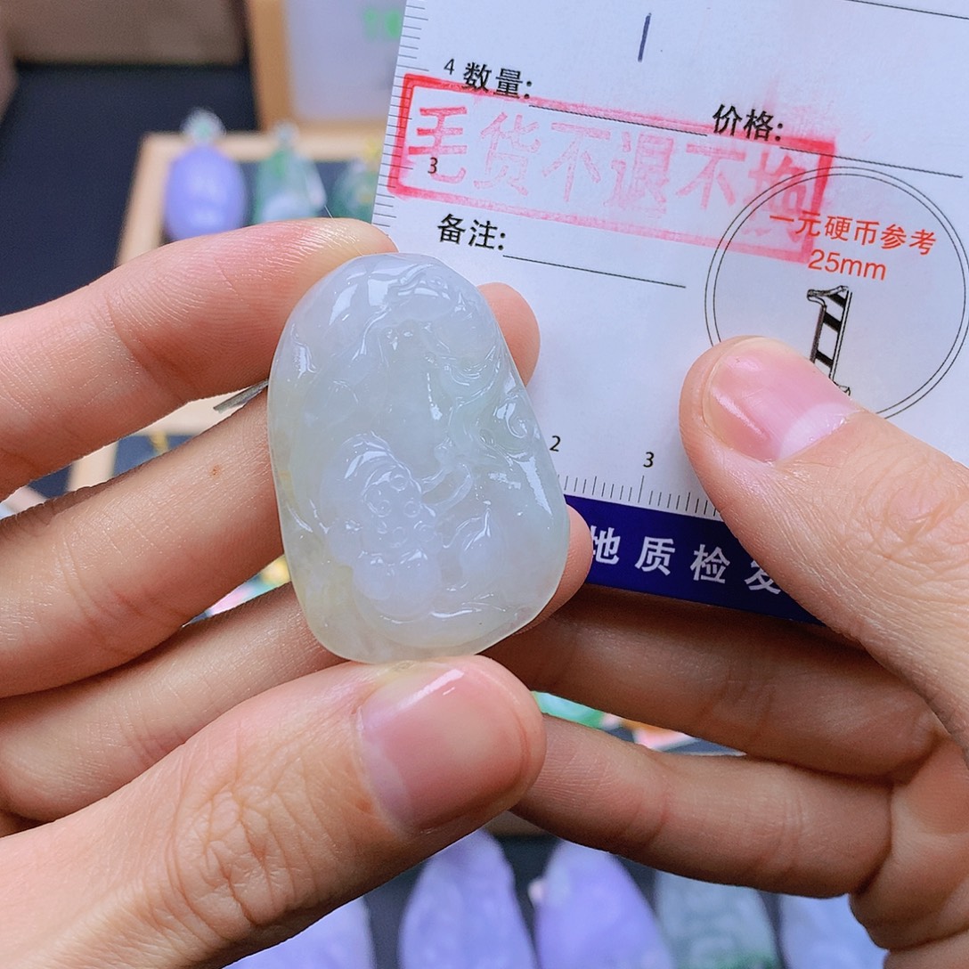 翡翠未镶嵌颈饰翡翠