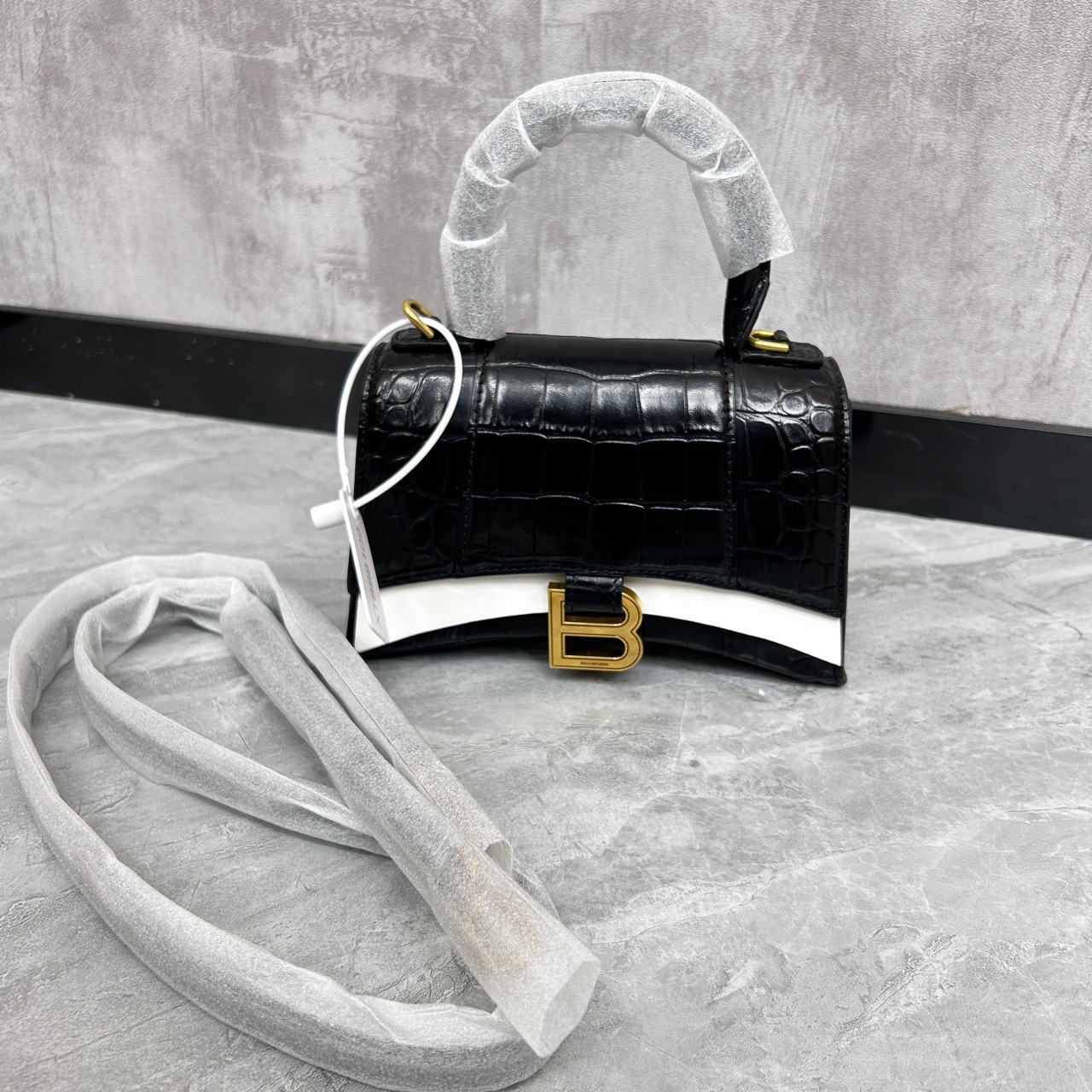 99新 Balenciaga/巴黎世家 金扣鳄鱼纹牛皮 单肩包 99新 带肩带