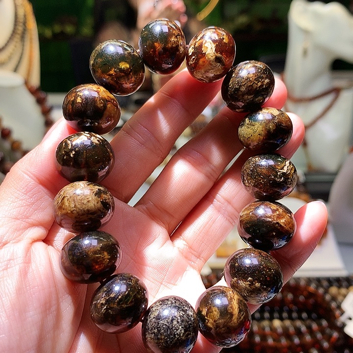 未镶嵌琥珀裸石17m黑花