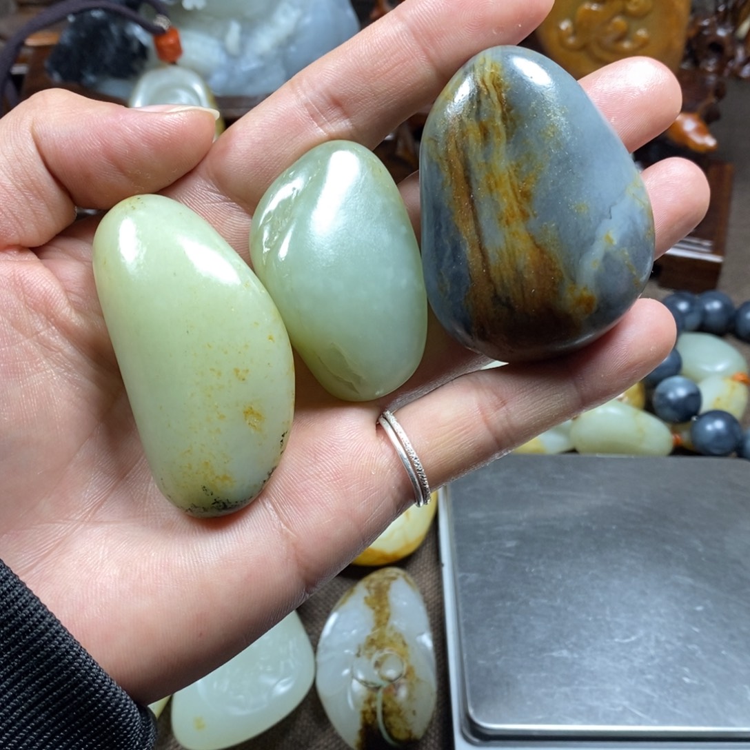 云***龙和田玉未镶嵌挂件