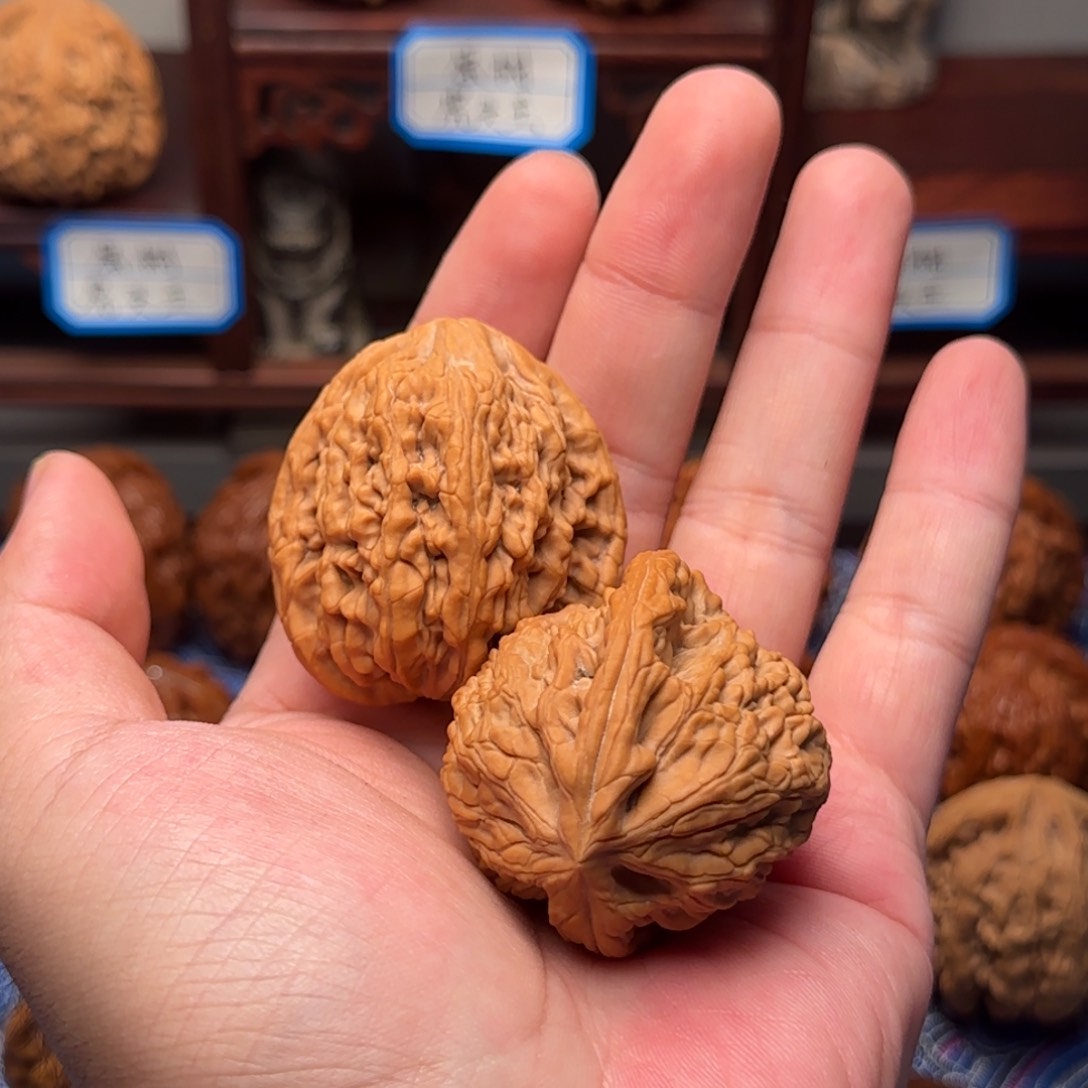 文玩核桃把件杨*全品原树虎头王