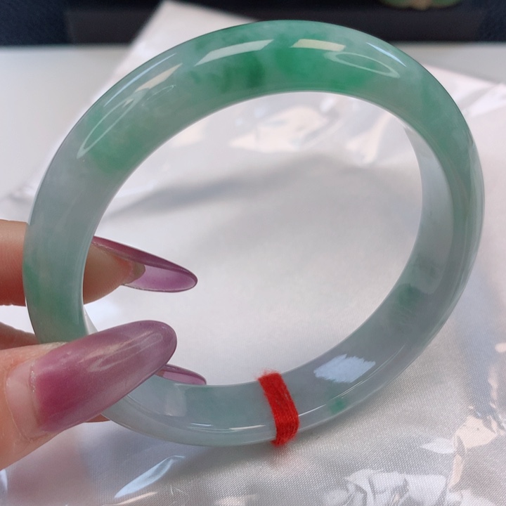 翡翠手镯未镶嵌59圈