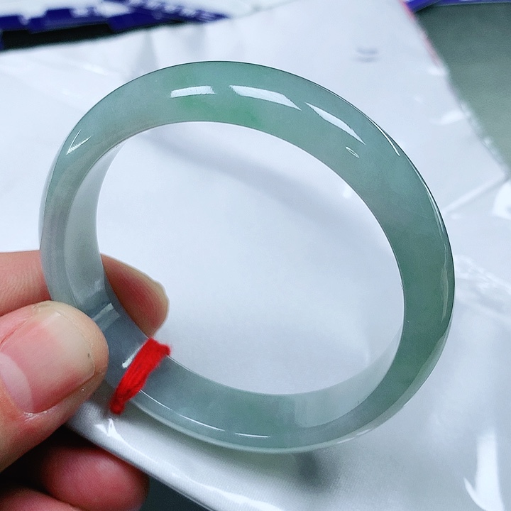 翡翠手镯未镶嵌翡翠手镯未镶嵌