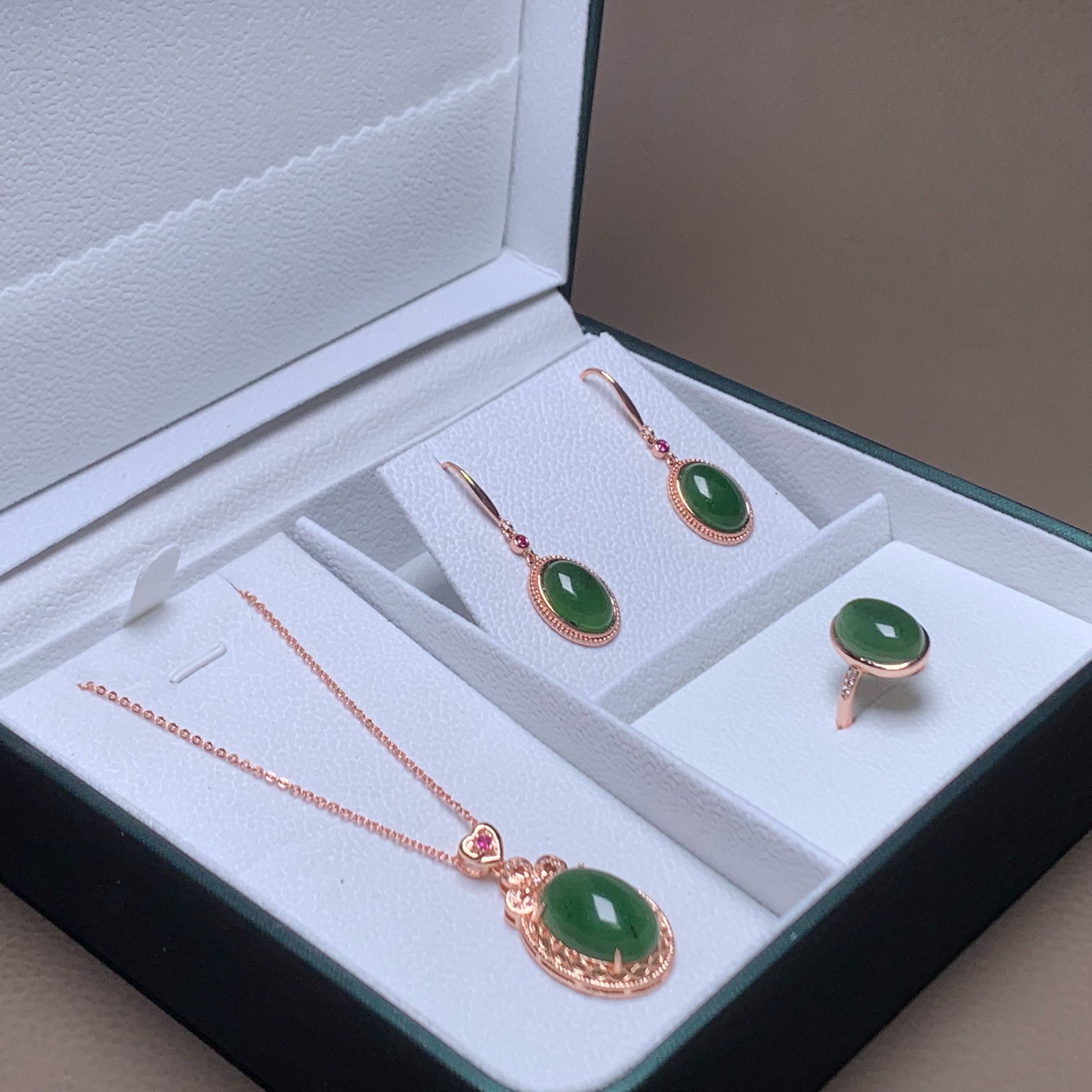 F1030珠宝玉石精选和田玉套装