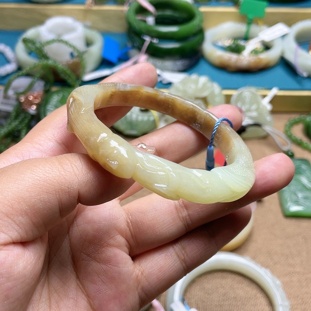 【闪购商品】和田玉手镯5556圈口135未镶嵌