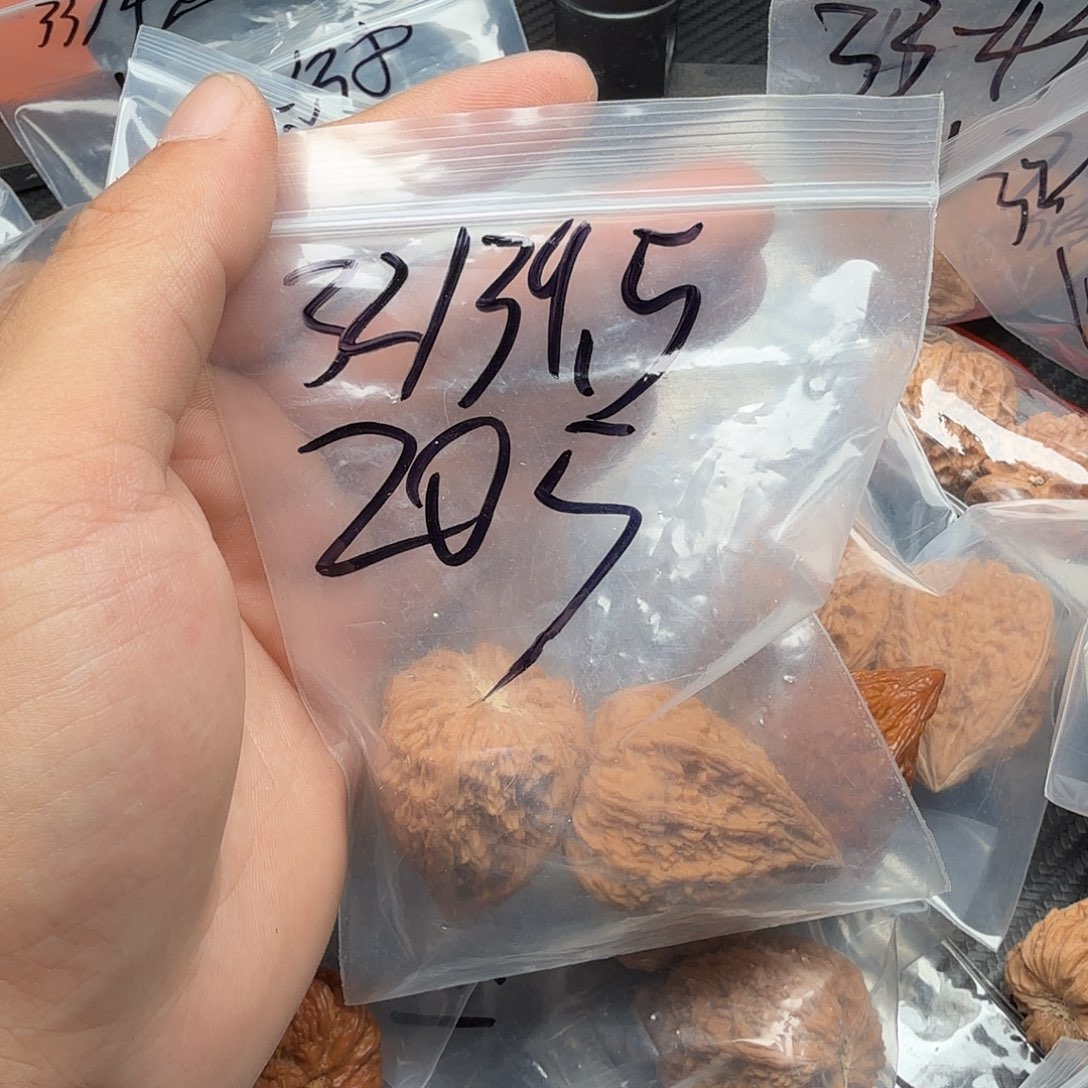 吊坠桃核福利塔尖