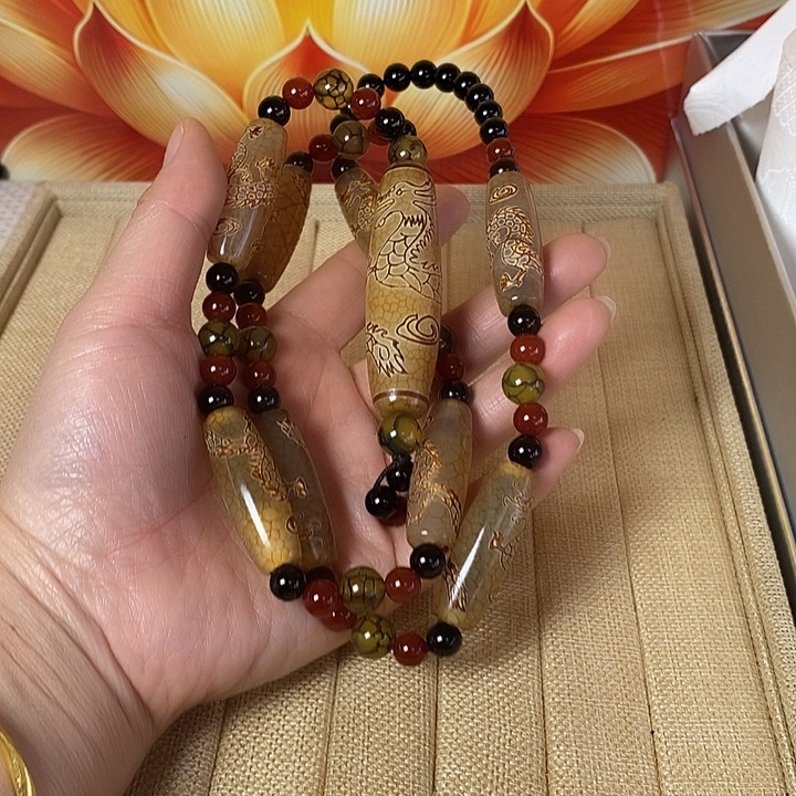 玛瑙/玉髓颈饰未镶嵌