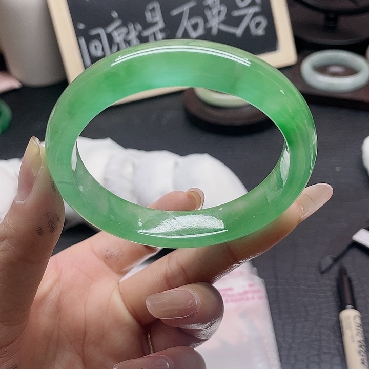 石英岩玉未镶嵌手镯37