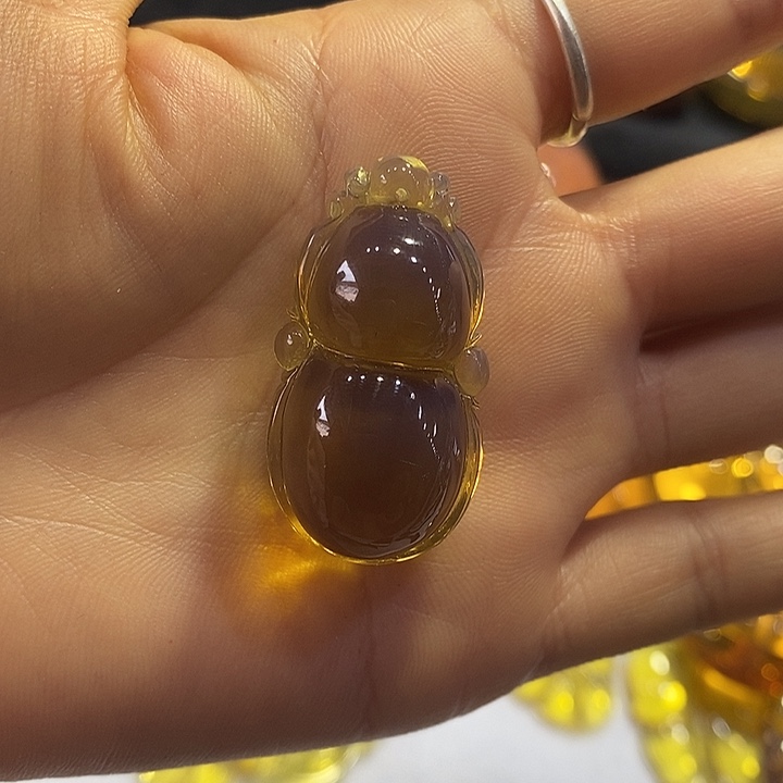 琥珀颈饰未镶嵌小葫芦