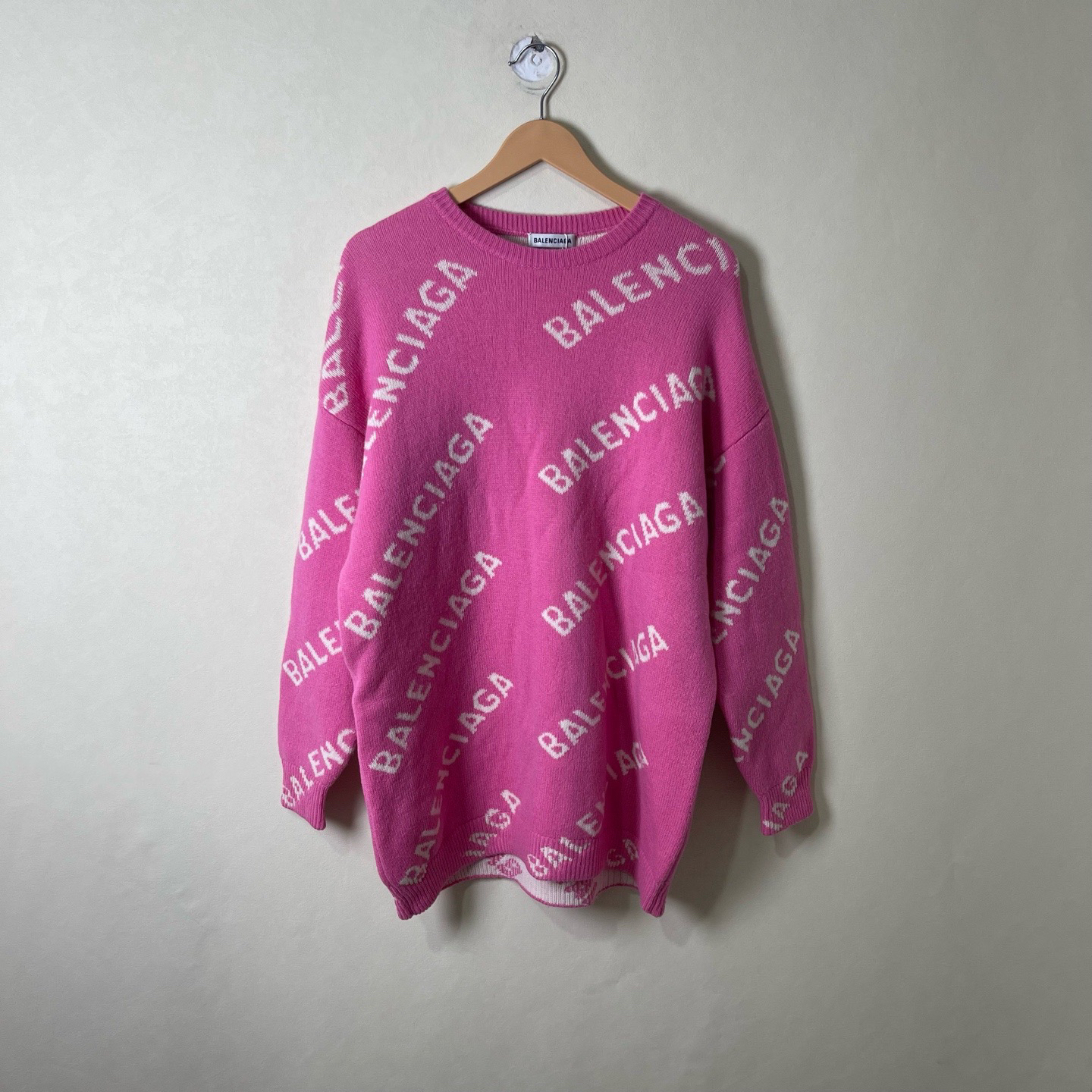 99新 Balenciaga/巴黎世家 99新粉色满印logo弹幕毛衣 XS码