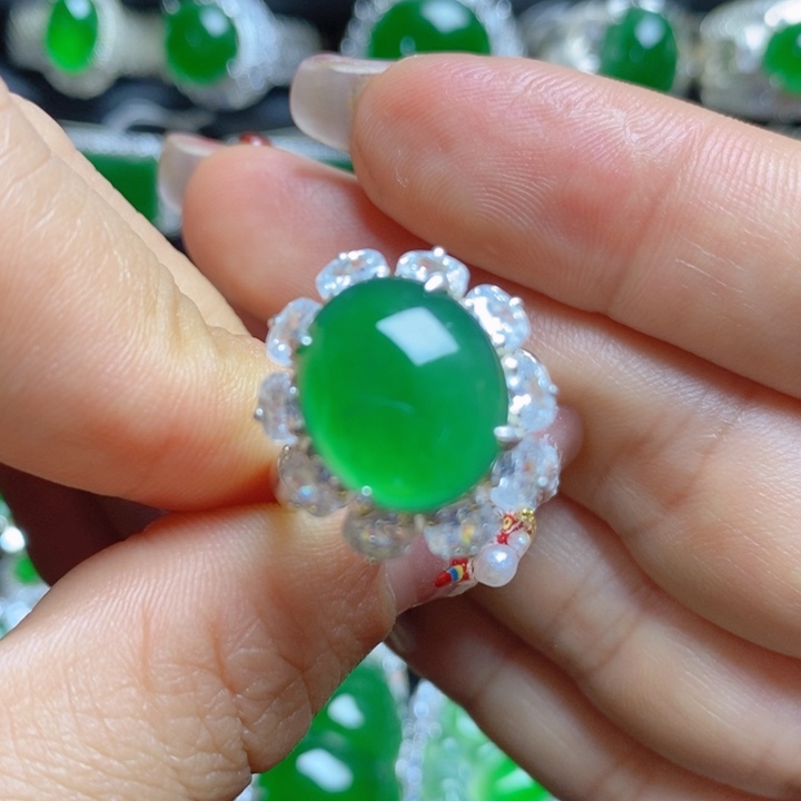 翡翠挂件银S925镶嵌蛋面女戒