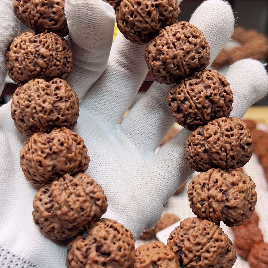 海****吊坠金刚菩提安娜蜂王 全品无黄无瑕疵。姜黄皮