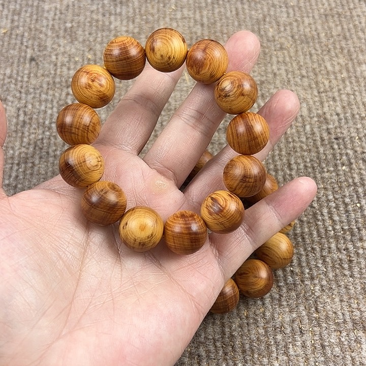 木太行崖柏1.8陈化。。。。。。。