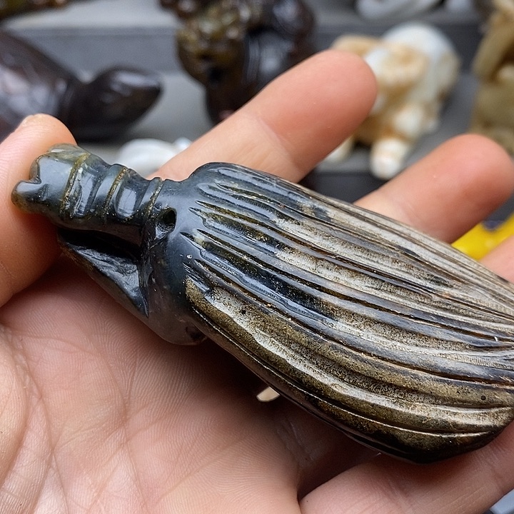 未镶嵌蛇纹石玉颈饰