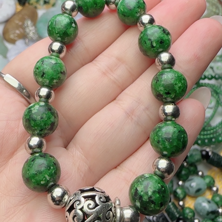 翡翠未镶嵌颈饰天然A货15