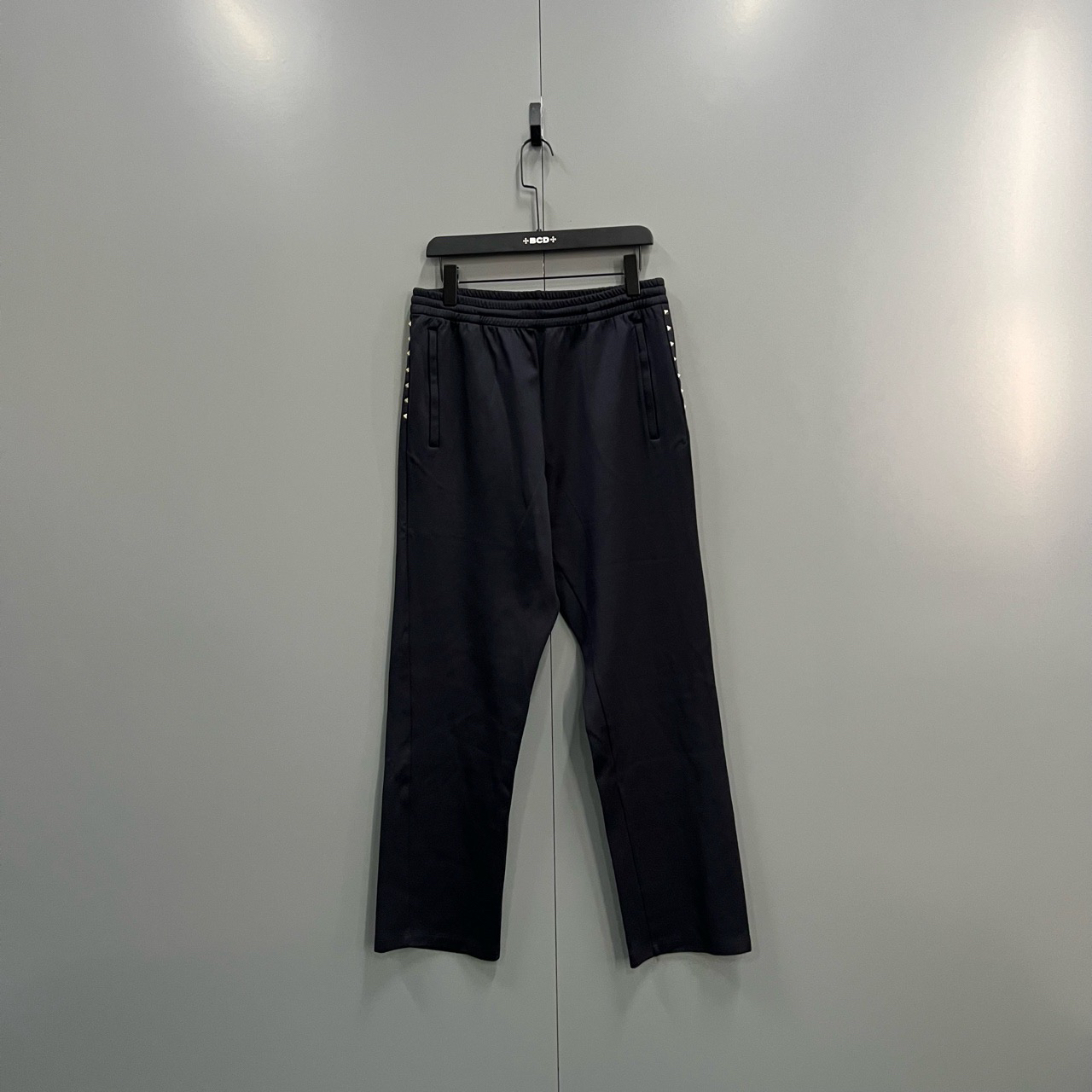 95新 Valentino/华伦天奴 （bb）122 黑色铆钉长裤 L码