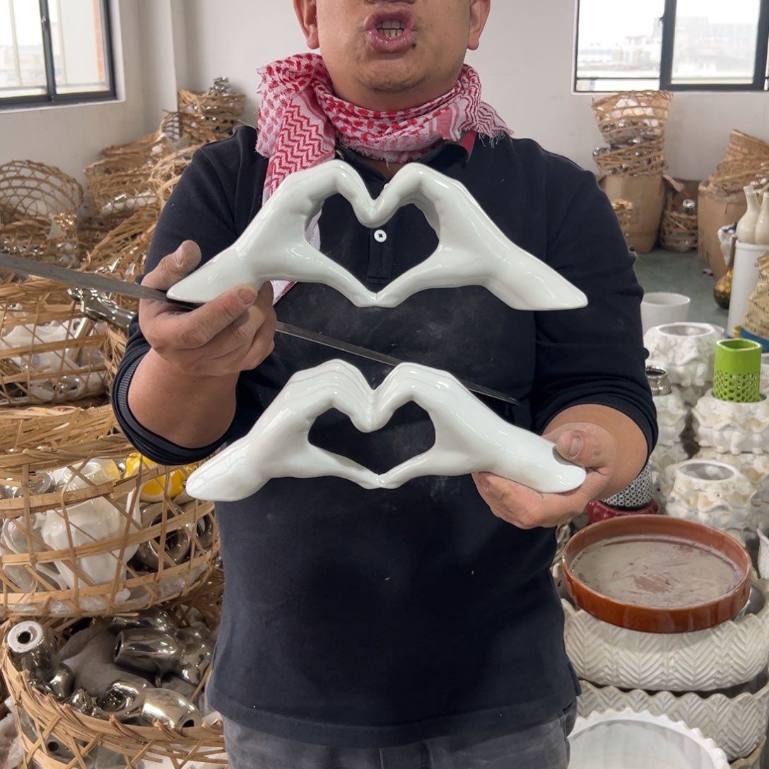 摆件31 号高中低温陶瓷瓶（部分微瑕）