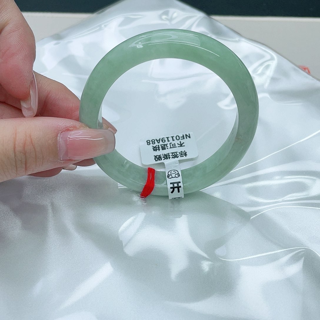 翡翠手镯未镶嵌贵妃55