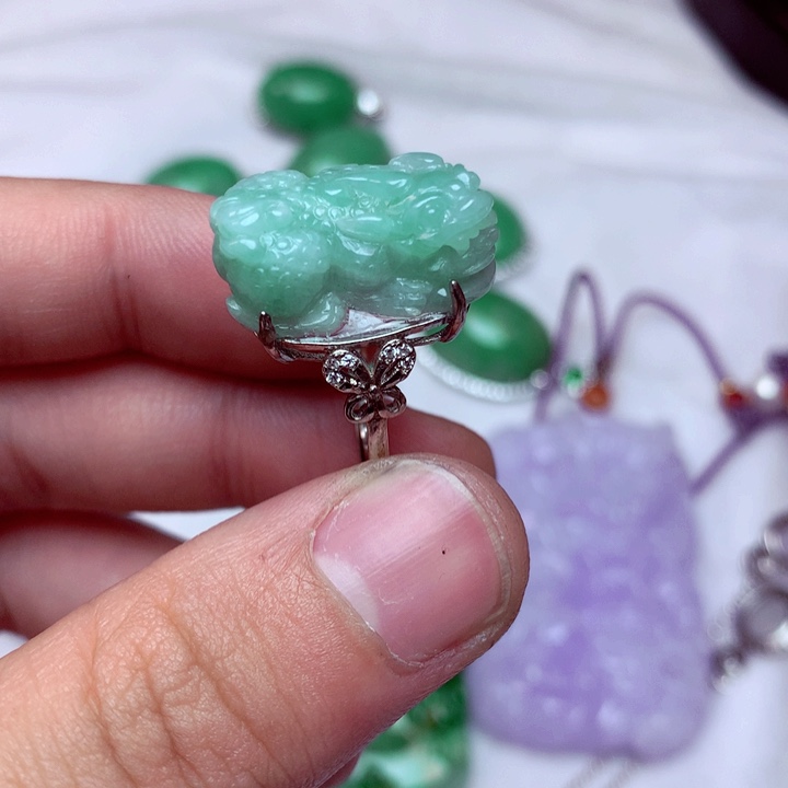 翡翠吊坠(不含链)未镶嵌