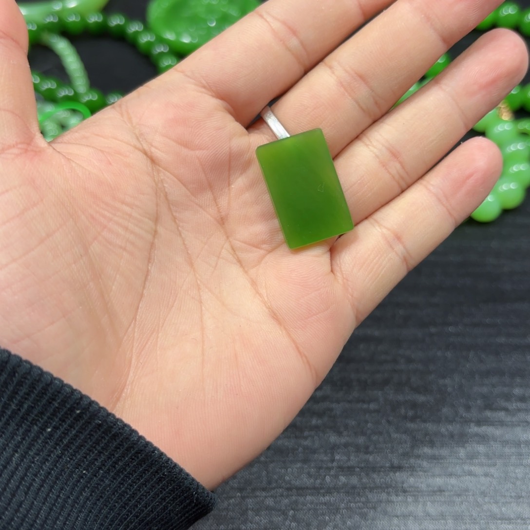 和田玉（碧玉）未镶嵌牌子