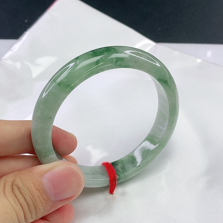 翡翠手镯未镶嵌圈57.6。2041