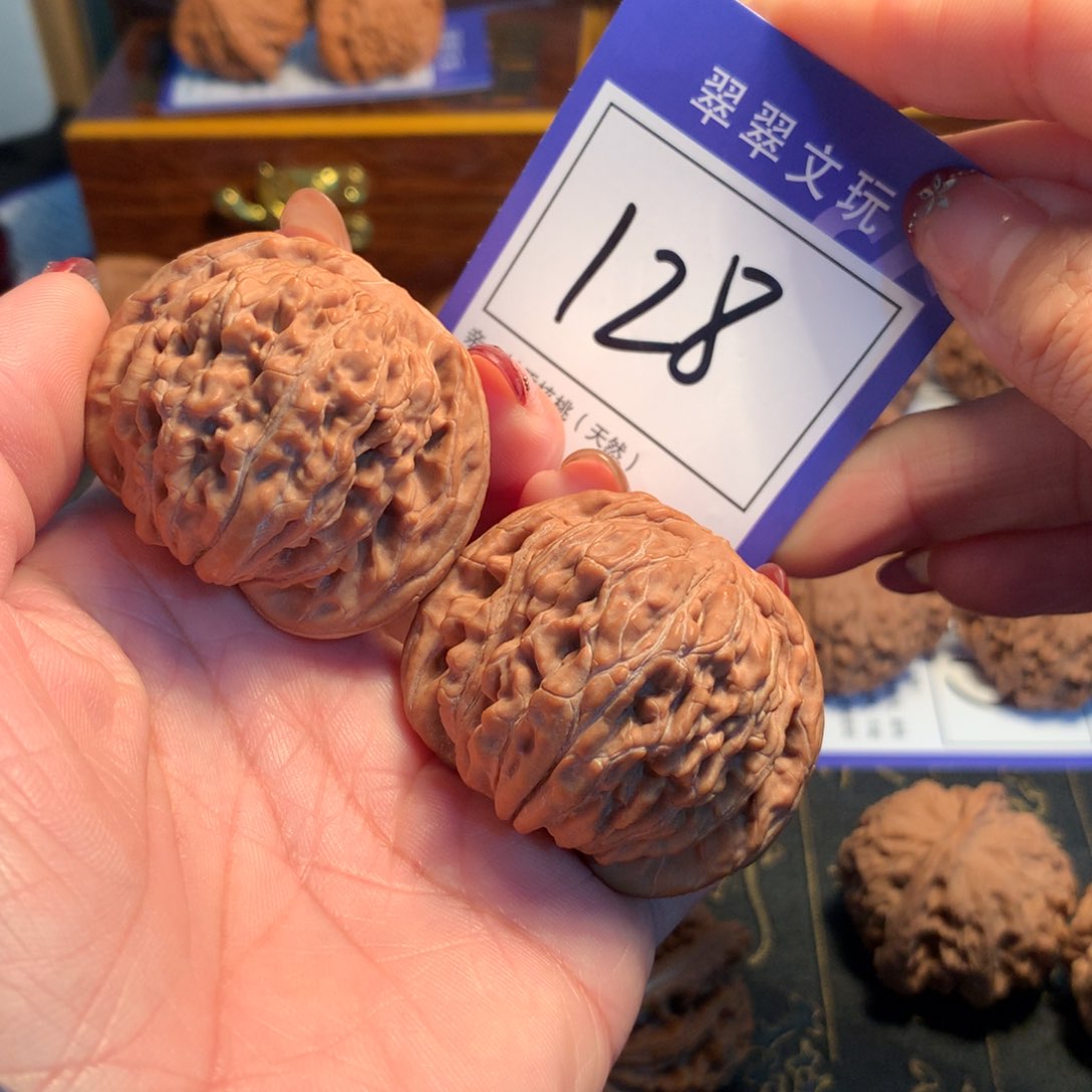 文玩核桃吊坠山***128号全品白狮子4.5