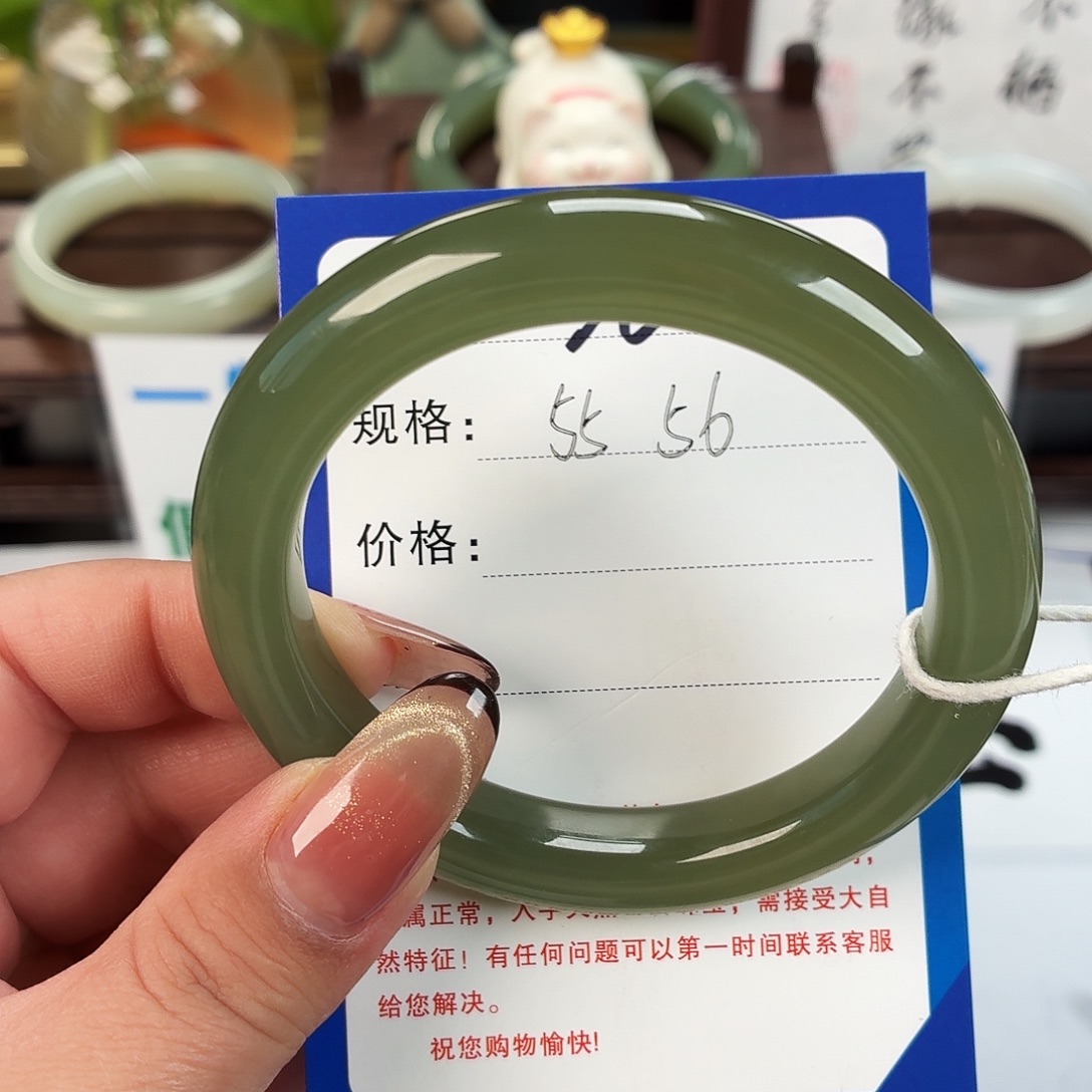 和田玉未镶嵌手镯