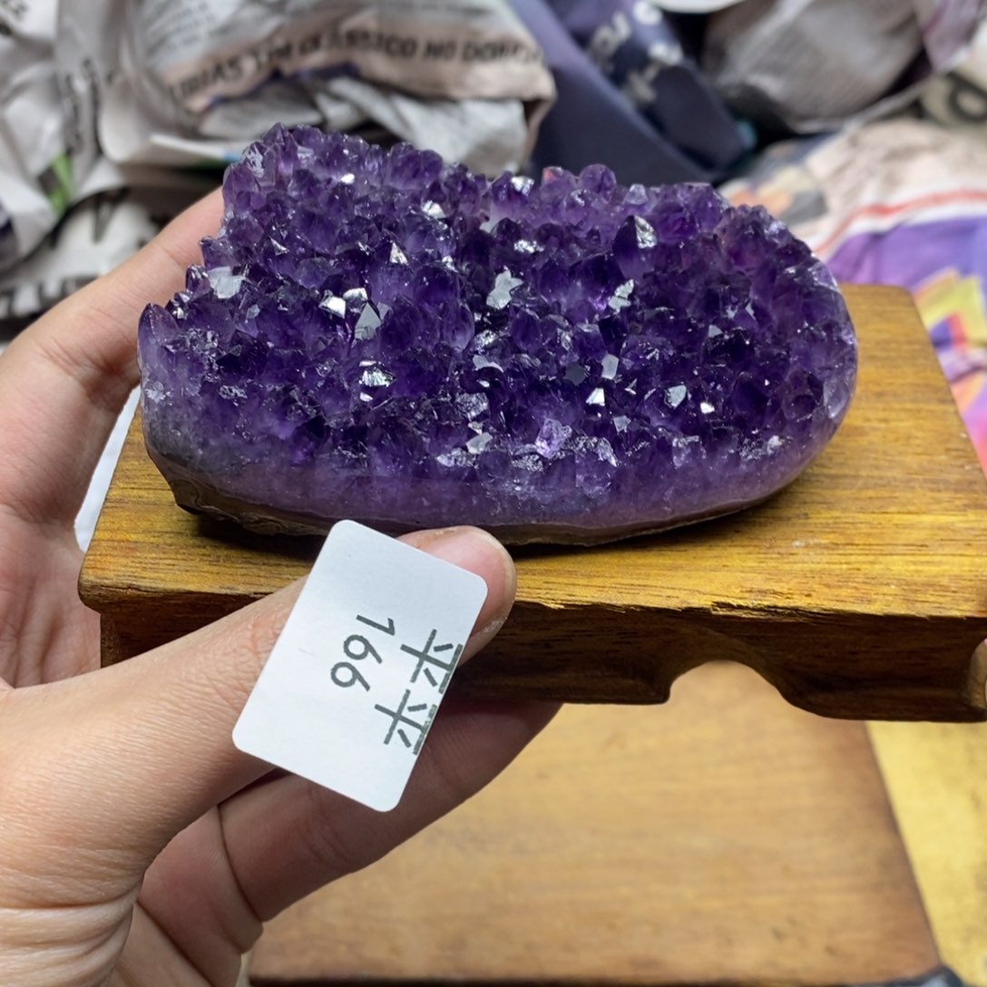 紫晶乌拉圭未镶嵌