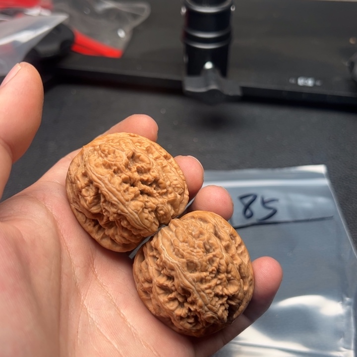 文玩核桃吊坠时****有185号核桃