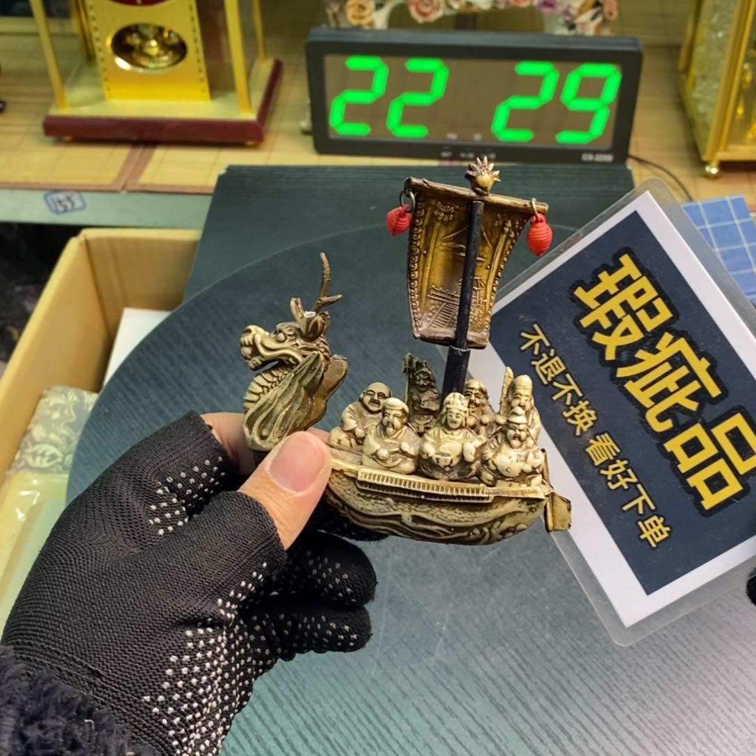 摆件有瑕疵有瑕疵